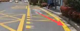 黄色警示标线